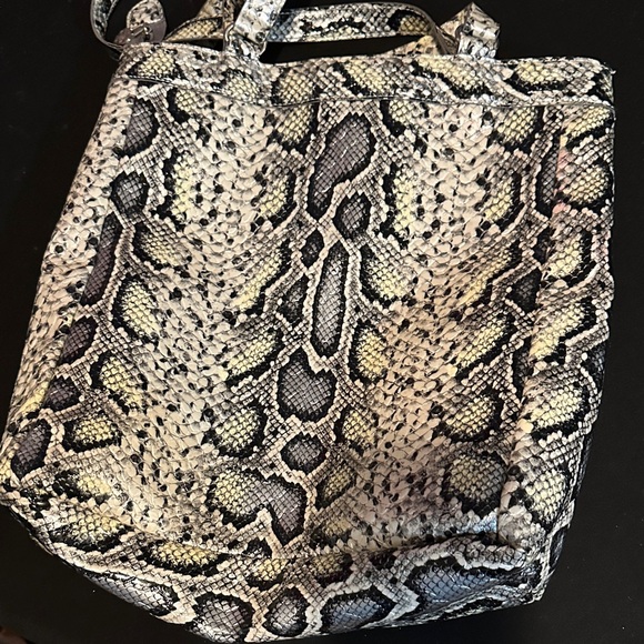 Kathy Van Zeeland Black and Cream Snake Print Tote - Picture 10 of 11